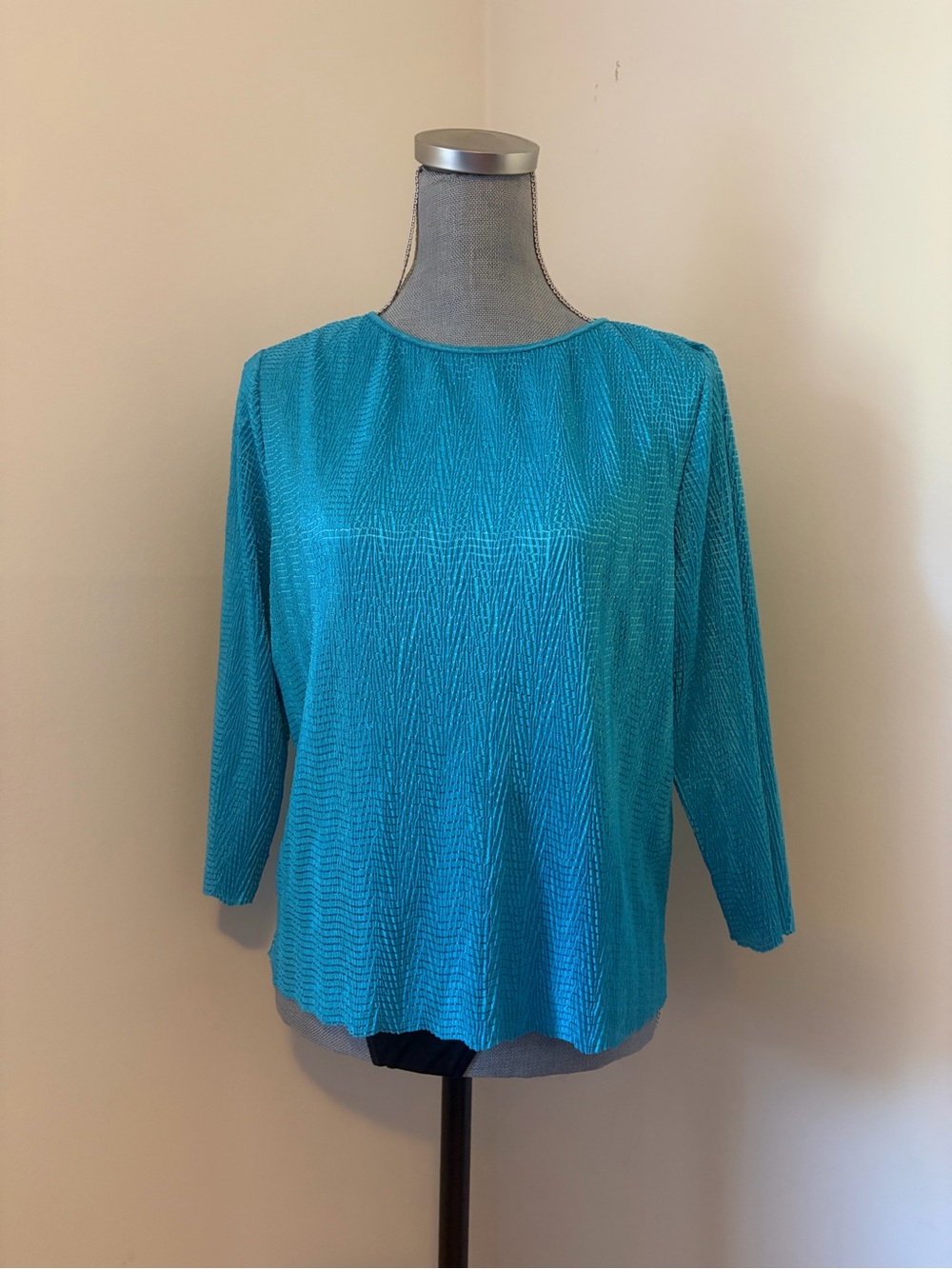 Y2K Teal Textured 3/4-Sleeve Scallop Hem Top
